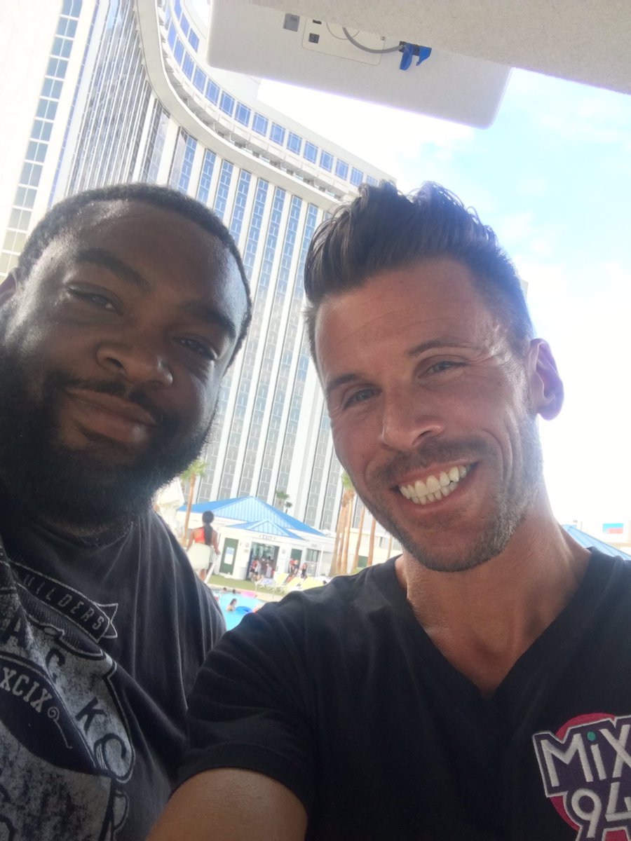 Wednesday night is spent with <a href="/HeyOmari/">Omari Mitchell</a> and <a href="/Mix941/">Mix 94.1</a> poolside @Westgate_LV for #Mixology. Live broadcast till 8p