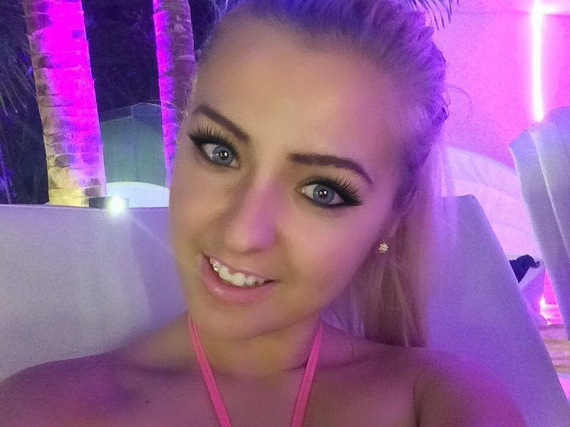 EyeCandyJobs's tweet image. LIVE NOW! 💗 Enjoy a relaxing #webcam session with the #lovely Sabrina Washington @ eyecandycamslive.com/rooms/sabrina-… #EyeCandy #Live #WebcamModels