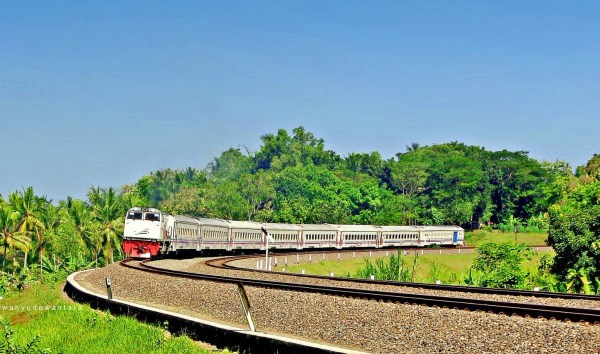 Berikut nama rangkaian KA Ekonomi Subsidi (PSO) dan tarifnya
•
•
•
berlaku mulai 6 Juli 2017.

►►goo.gl/sFbxjz

#AyoNaikKereta