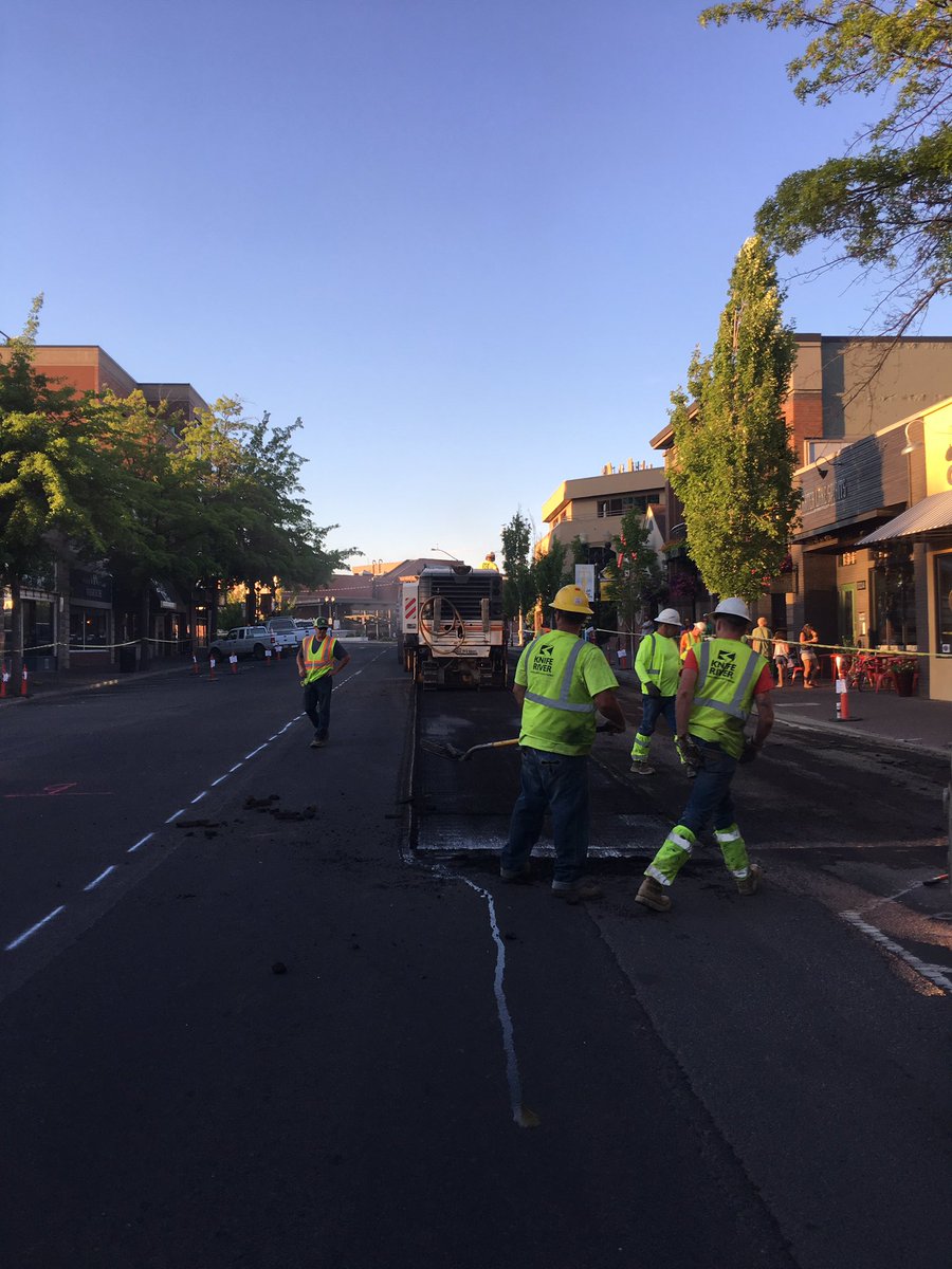 CityofBend's tweet photo. We're getting fresh paved streets downtown this week and next! The crews are live now! https://t.co/zLdKsGAa6O https://t.co/kOqqQtVVmh