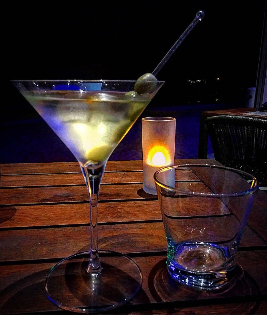 lazuli_blu's tweet photo. Twinkle, twinkle little star, point us to the nearest Vodka Martini Bar 
#TravelBlogger #TravelSpecialist #VisitSeychelles https://t.co/xAm4F0uDMJ