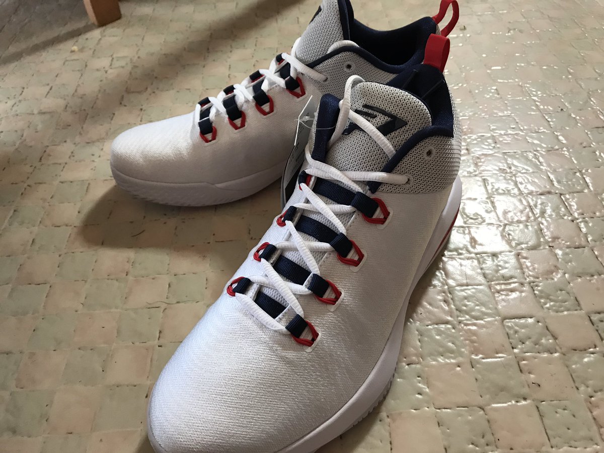 Yoshiki 初ジョーダンバッシュ めっちゃカッコイイ 早くバスケしたいwww ジョーダン Cp3