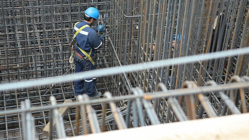 HH_Videos's tweet photo. CONSTRUCTION SITE - A worker wearing a helmet and safety equipment.
For #Safetyvideoproduction request FREE quote @ https://t.co/6OTFdsD8wE https://t.co/MAsZC9ZjMY