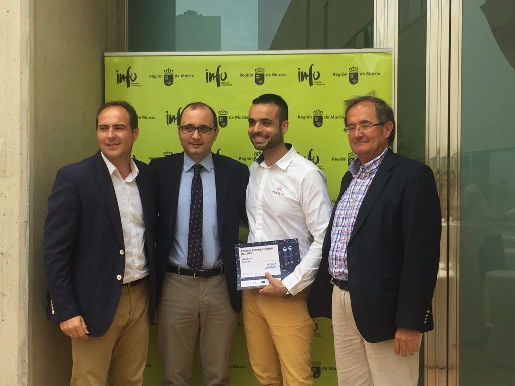 CEEICT's tweet photo. Enhorabuena a @Fluid3D_oficial por el #PremioEmprendedordelMes otorgado por el @infoRMurcia ¡Buen trabajo! 👏👏 https://t.co/bTq1inA0Y0
