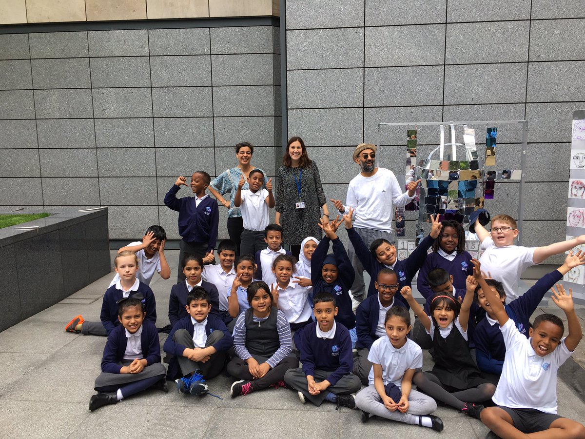 SuzieZuber's tweet photo. #creativecurriculum Celebration Day with the incredible Reza #netleyprimary #staloyisius #regentsplace @OpenCityorg Come visit! https://t.co/obk5nxL8V7