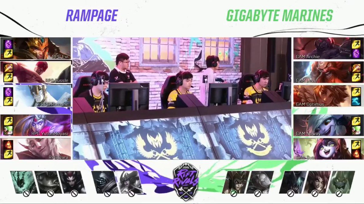 LCO's tweet photo. It's match point! We're onto the Rift with @JapanRampage vs. @Marines_Esports at https://t.co/dVi0K2OB7A | #RiftRivals2017 #LJLWIN #GPLWIN https://t.co/7WhIMlRw7z