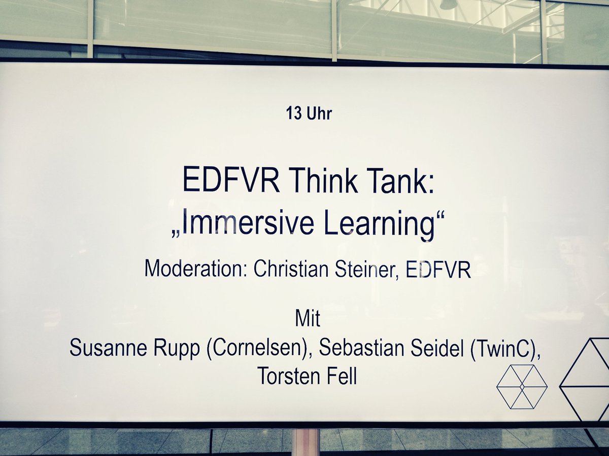 EDFVR1's tweet photo. #edfvrprogramm "Immersive Learning" - 13 Uhr!
#DIGILITY17 #edfvr #HandsOnVR @cornelsenverlag @torsten_fell @twinC_academy #christiansteiner https://t.co/hCVCcb7ZM7