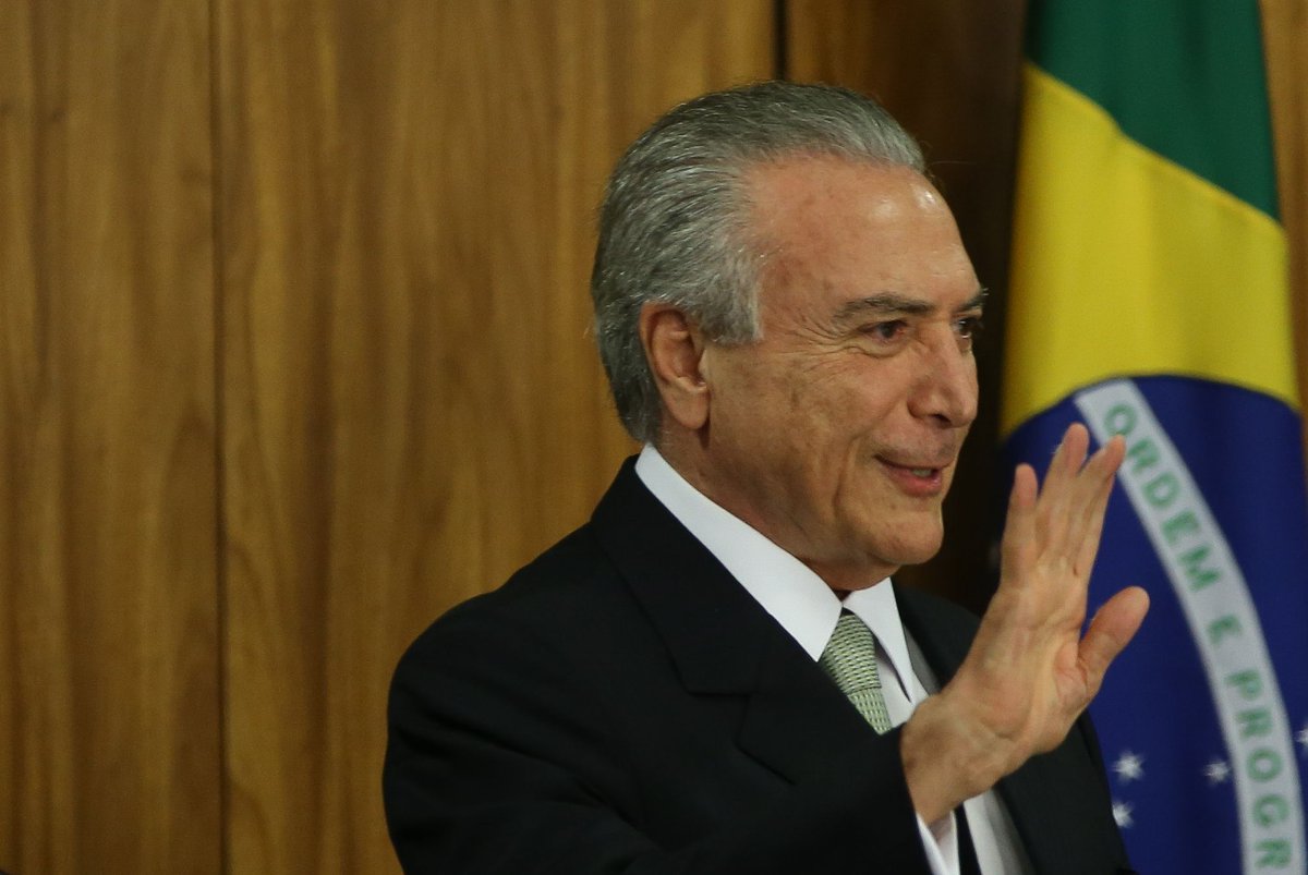 radiobandnewsfm's tweet photo. Em artigo na @folha, Michel Temer chama as acusações da PGR de caluniosas e diz que não cometeu qualquer deslize penal, ético ou moral. https://t.co/RTMX8uhMn6