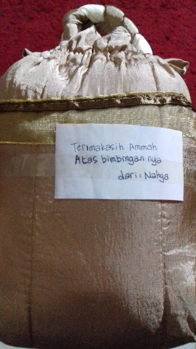 okkyrdy's tweet photo. Dan isinya mukena.. terimakasih ya nak 😊 https://t.co/o4MgFiuU7B