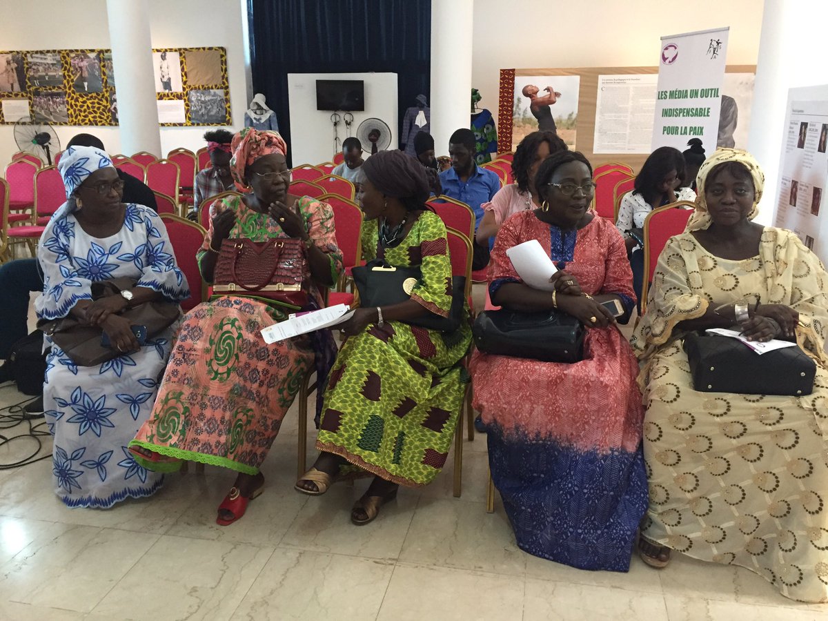 ËtuJamm (@ettujamm) on Twitter photo Mise en place pour la conférence de presse #EttuJamm au #Musee2LaFemme <a href="/PlaceduSouvenir/">Place du Souvenir</a>
#kebetu #Senegal <a href="/ONUFemmes/">ONU Femmes</a> <a href="/unwomenafrica/">UN Women Africa</a> Mise en place pour la conférence de presse #EttuJamm au #Musee2LaFemme <a href="/PlaceduSouvenir/">Place du Souvenir</a>
#kebetu #Senegal <a href="/ONUFemmes/">ONU Femmes</a> <a href="/unwomenafrica/">UN Women Africa</a>