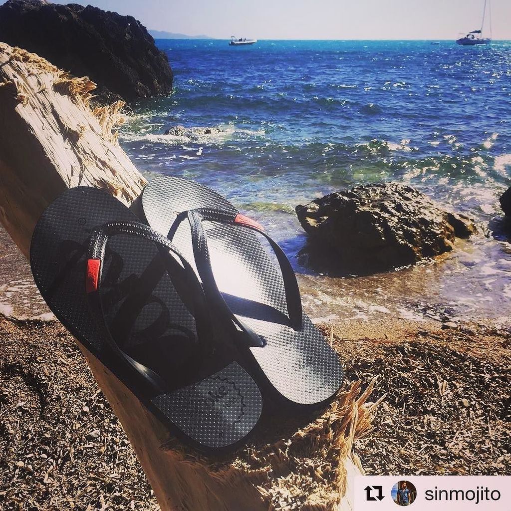 CocaColaShoesIt's tweet photo. #mare #estate #corriversolatuaestate #cocacolashoesit #infradito #spiaggia #beach #luglio #sole #summertime #vacan… https://t.co/g2e5QWNSvJ https://t.co/bWBjbVc6U0