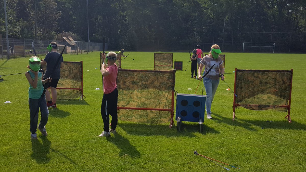 specialheroes's tweet photo. Speciale sportdag voor leerlingen @StichtingRENN4 #witakker #rijs  @OutBakkeveen met #archeryattack #boogschieten #obstaclerun #lasergamen https://t.co/toGiYEKUnY