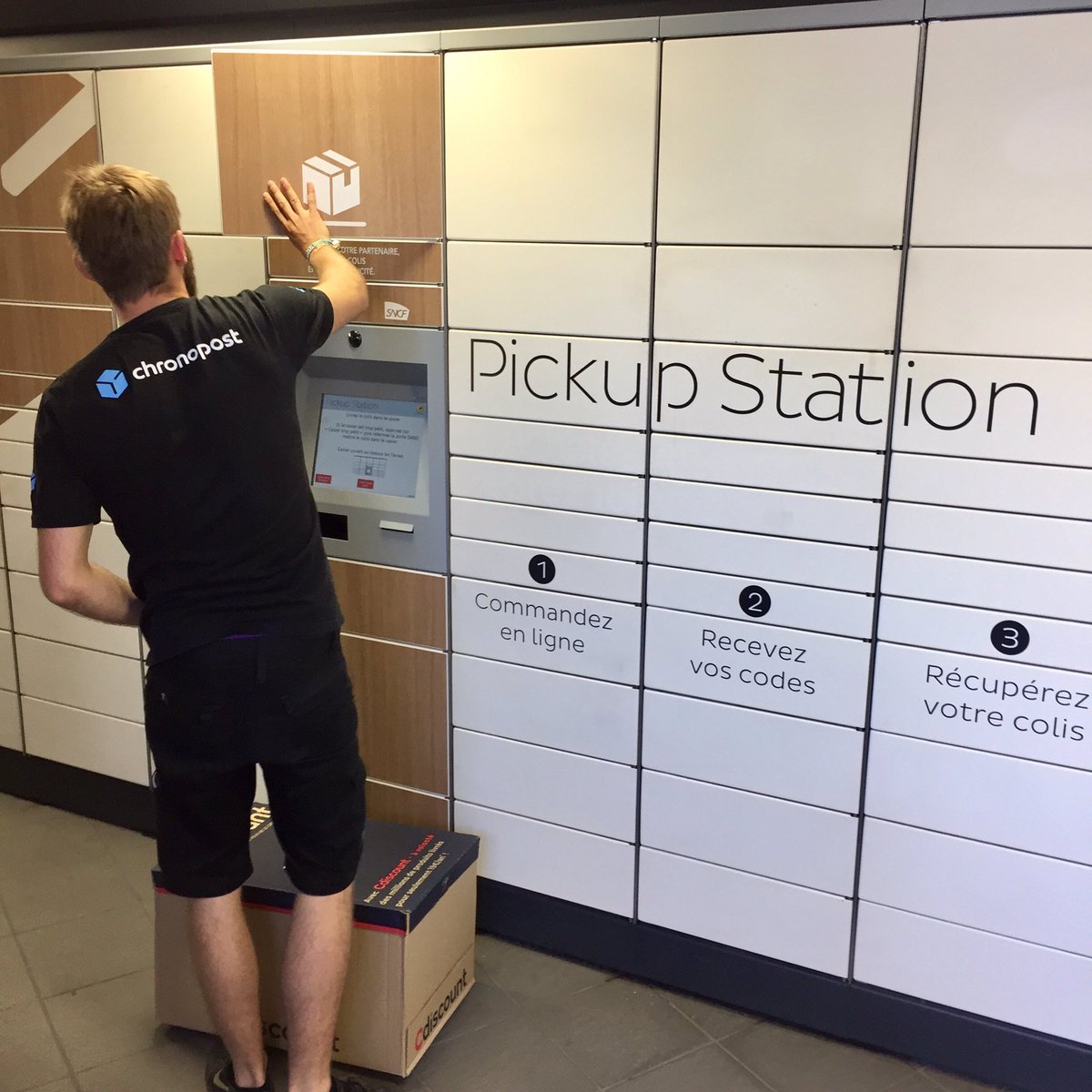 LPNews_AURA's tweet photo. #PuydeDĂŽme | 6 jours sur 7, #Chronospost & #LaPoste livrent aussi les #colis Ă la #PickupStation de la gare de #ClermontFd đŠ https://t.co/a1diRLHc15
