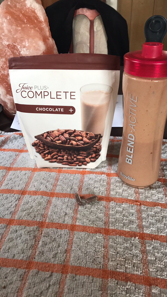 Angelas23181533's tweet photo. Breakfast was yummy #chocolateforbreakfast https://t.co/SjaL3xd8hm