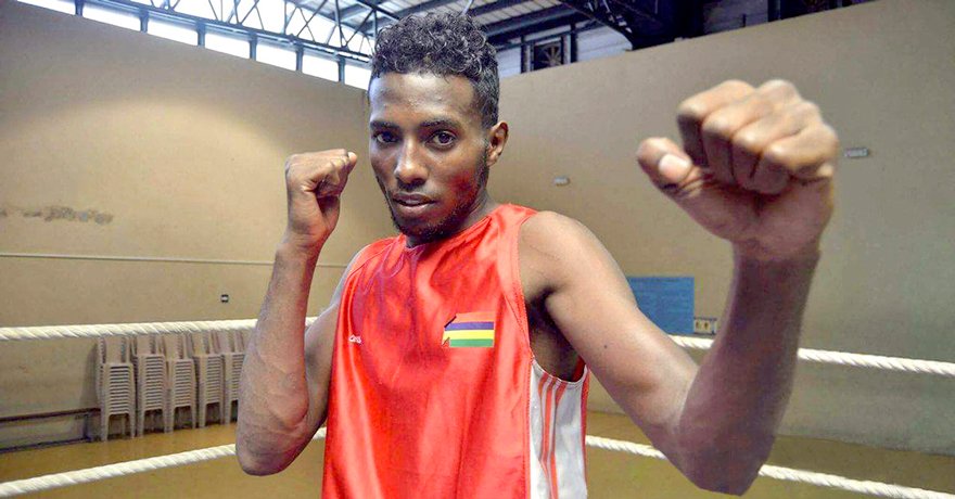 #Boxe : Jordy Vadamootoo le digne successeur de Bruno Julie bit.ly/2uNgj6Y <a href="/maqh81/">Qadeer Hoybun</a>