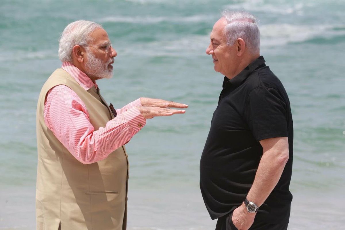 rudrakshdixit1's tweet photo. MODIJI - yeh dekh bhai badtameez dil me ranbir ne aaishe dance kra tha
#ModiInIsrael #ModiIsraelVisit #Modiinisreal https://t.co/xffhjl3kmo