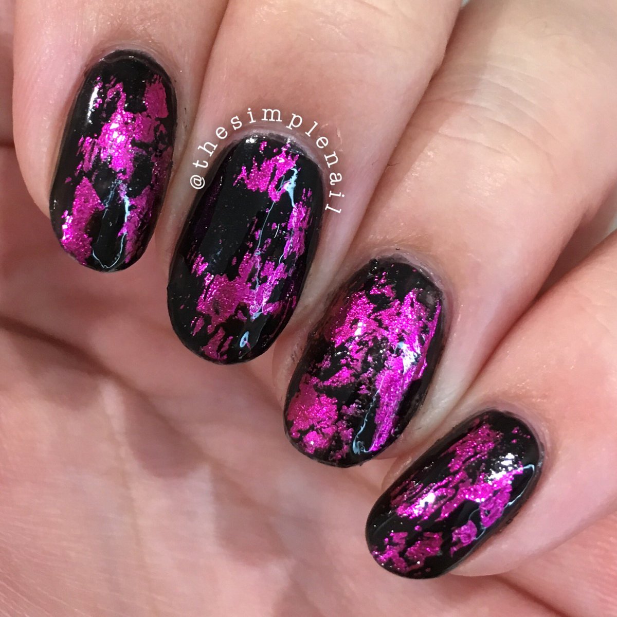 Really enjoying painting my nails again. It's been too long! #foilnails 💅🏻