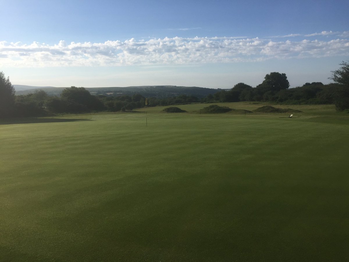 KristianWHU's tweet photo. 2 days out, 10.5 on stimp 4.25mm hoc no stress just happy #Browntops #Traditional #ClubChamps #PracticalGreenkeeping https://t.co/f6HUcQMLiY