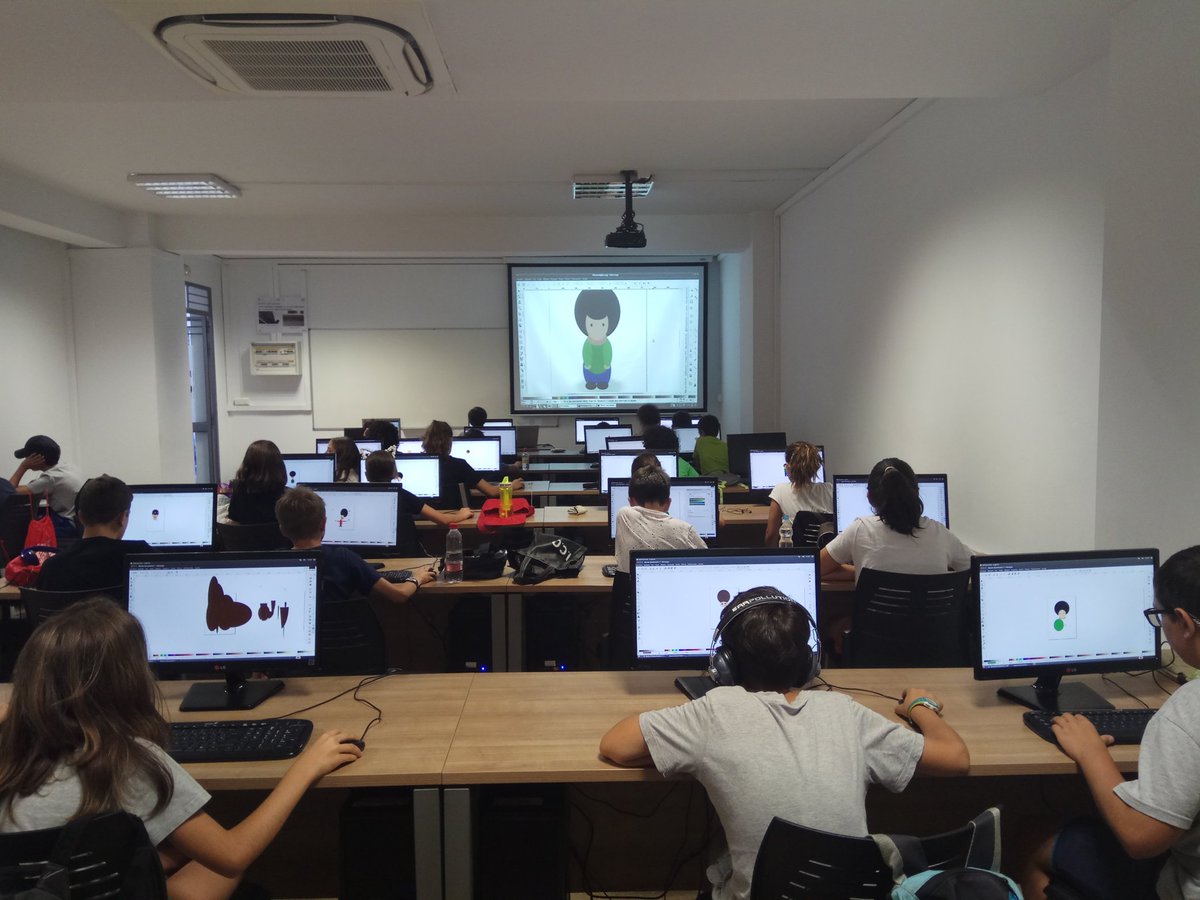 JoseAlonso56's tweet photo. Creando personajes con Inkscape en el grupo de mayores del X Campus Infantil de Software Libre https://t.co/gApDAJH8oz