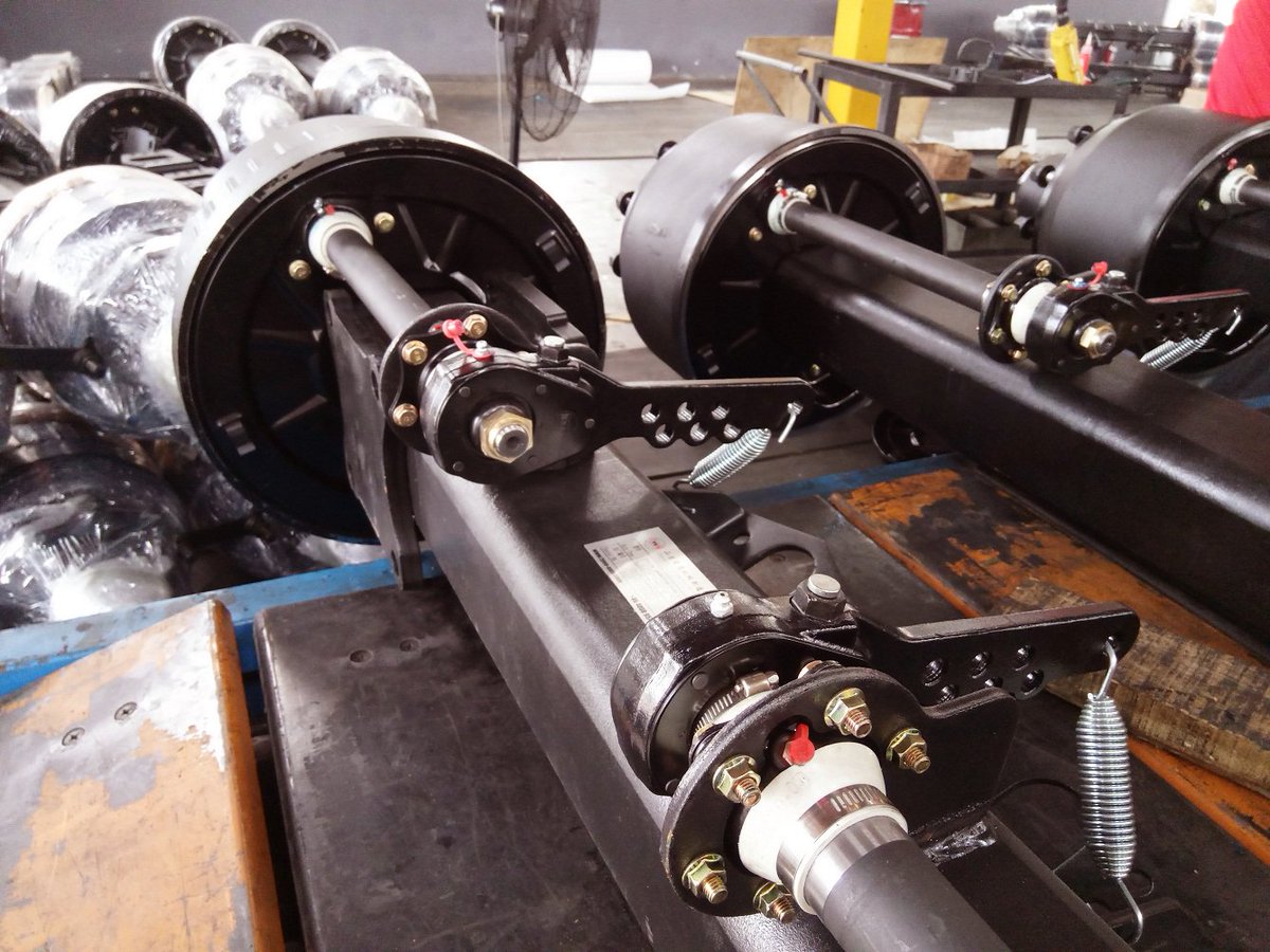 Rubywu1769's tweet image. German/BPW type axle:
• brake drum warranty:100,000kms                       
• axle beam warranty:2 year 
• axle warranty:1 year