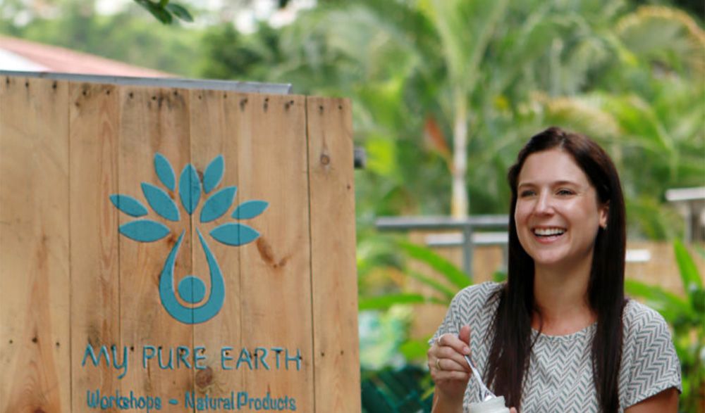 connectedwomen's tweet photo. .@LizaRowan Interviews Marra Hensby (@EcoMarra) of @MyPureEarth on ‘Detoxing’ our bodies https://t.co/u1Wix67FQa https://t.co/TZgCkC1Od0
