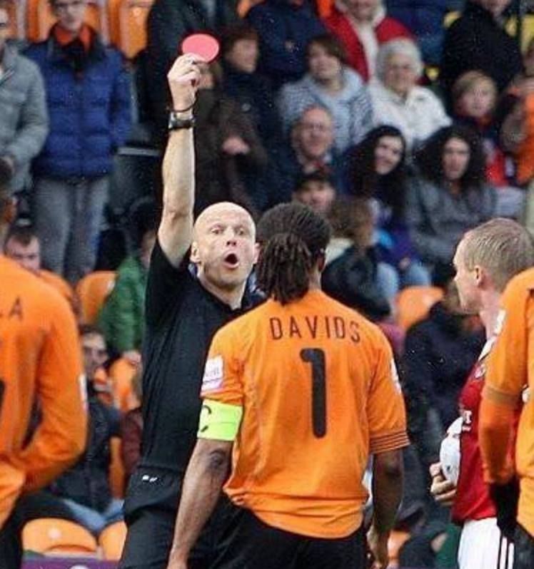 FootballFunnys's tweet photo. Never forget that Edgar Davids went to Barnet as a manager, made himself captain, gave himself the #1 shirt and got 3 red cards in 6 matches https://t.co/rK5FiONWNt