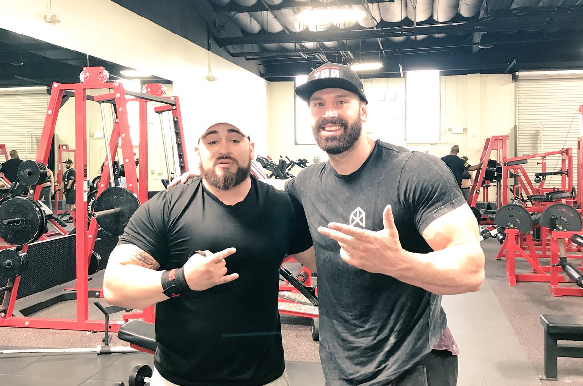 23bc's tweet photo. @BradleyMartyn  @zoo_culture  I want to thank this man for making my birthday lit and memorable. It was an honor and the gym was amazing https://t.co/mSCNokRJZd