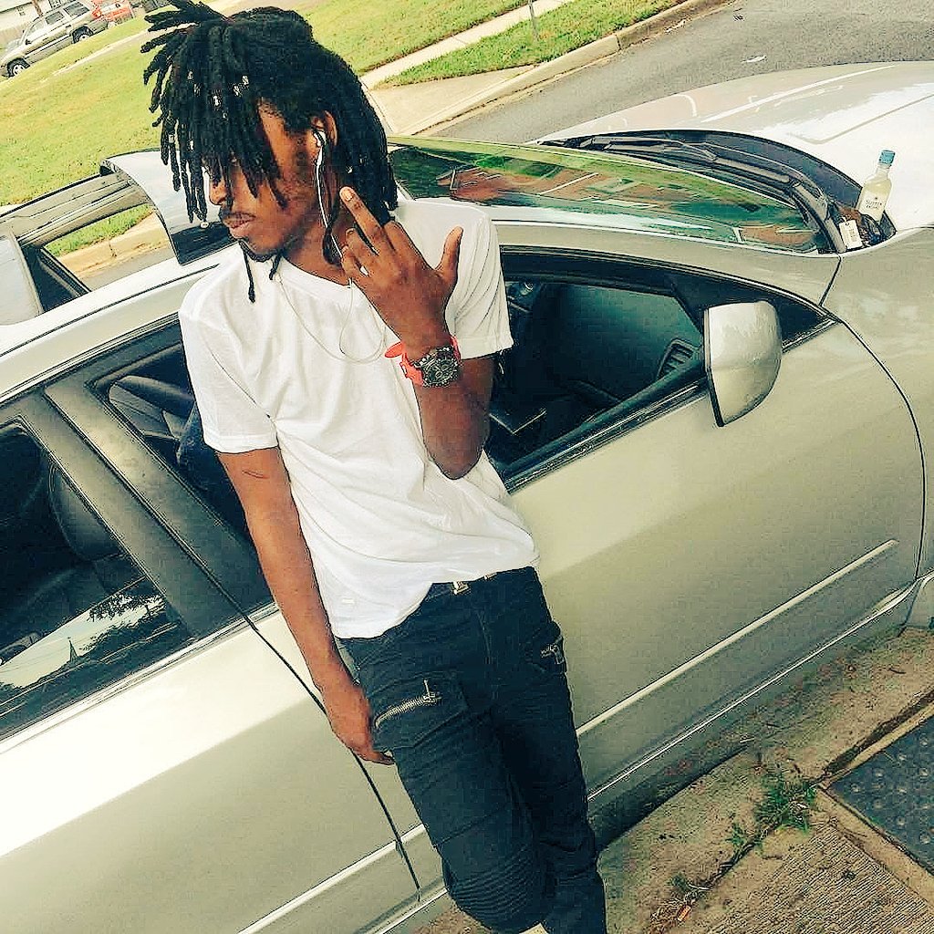 MBG_Quan53's tweet photo. where I'm from we give da 🖕 2 da cops #fuck12 https://t.co/CplcxX38Ir