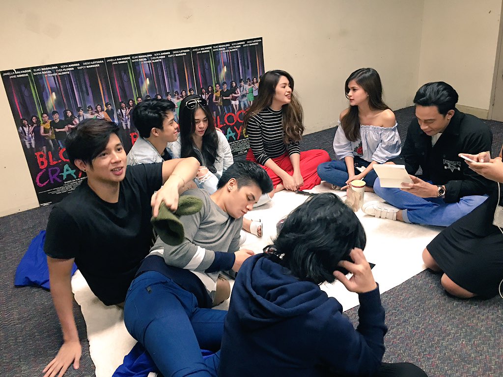 hellomarybee's tweet photo. Malapit na!!! #BloodyCrayonsGame #BloodyCrayonsSCChat3 https://t.co/8SyjC8mOqe