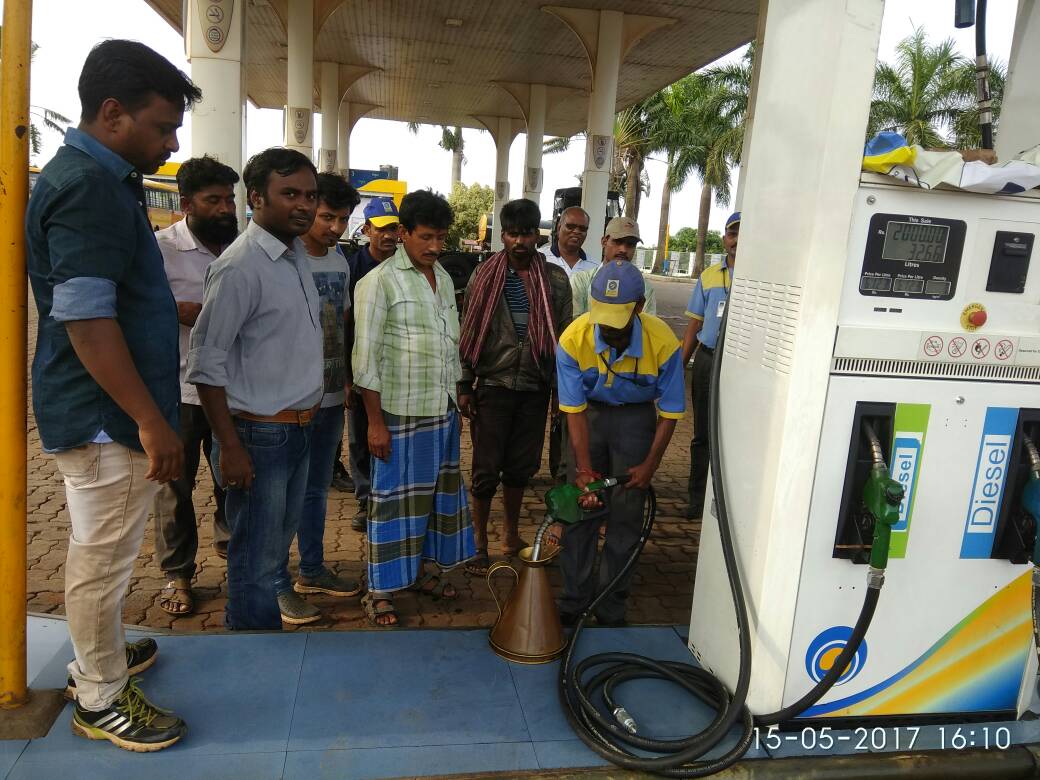 BpclKotur_COCOs's tweet photo. @BpclRahul 
Sir , 
Q and Q Campaign at our COCO BP Kotur 2 on NH 4 ( Dharwad District) https://t.co/w199DLajS0