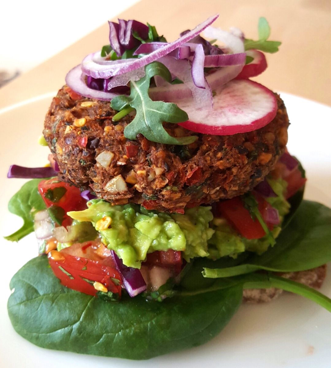 vegsoc's tweet photo. These burgers look good :-)  Black Bean Goji Burgers https://t.co/wXqyc4pOD3 https://t.co/V28eDJ8iky