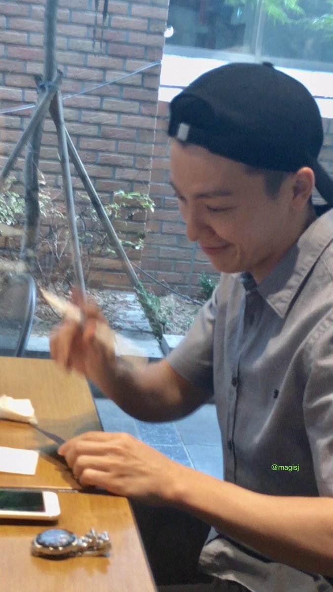magisj's tweet photo. ๐ณ๐ณ D-9 #Donghae #InnocentLooks Children are considered the most innocent..but they're the ones who make the strongest relationship. #์ด๋ํด๐๐๐๐ https://t.co/yXwXL9Isth