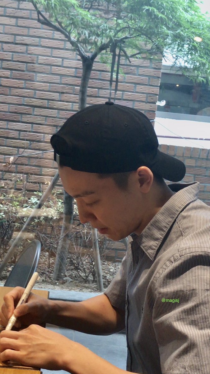 magisj's tweet photo. ๐ณ๐ณ D-9 #Donghae #InnocentLooks Children are considered the most innocent..but they're the ones who make the strongest relationship. #์ด๋ํด๐๐๐๐ https://t.co/yXwXL9Isth