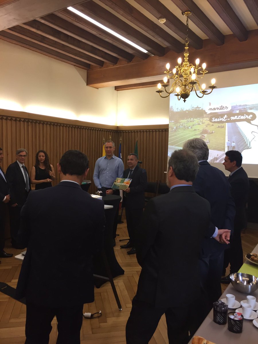 MotivSolutions1's tweet photo. Nous participons à la mairie de Nantes à la mise en relation avec certains pays en Amérique latine , Chili, Mexique, Colombie
#connectscreen https://t.co/T42fM9dDEB