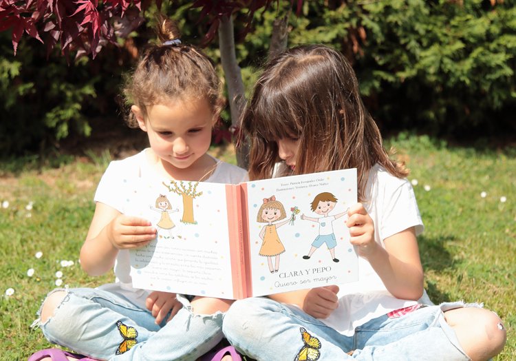 Las vacaciones de verano son un gran momento para que los peques se aficionen a la lectura amazon.es/Clara-Pepo-Qui…