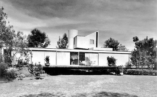Mariano_FdB's tweet photo. Casa Arturo Quintana.
Augusto H. Álvarez (1965).
México DF.

#JuevesDeArquitectura
#Arquitectura #Architecture https://t.co/6LiTUe41KL