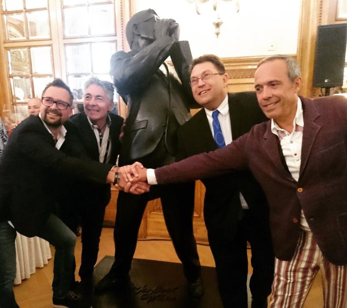 The #sculpture of Claude Nobs, founder of the #MontreuxJazzFestival, created by #Giberg
#london #luxury #watches #jewellery #swiss #montreux