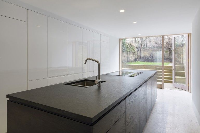 Arch_Republic's tweet image. Sooty brick &amp;amp; wood .. a beautiful three storey rear extension &amp;amp; internal refurbishment by @gundryducker architectsrepublic.com/2017/02/floren… #DMI #design