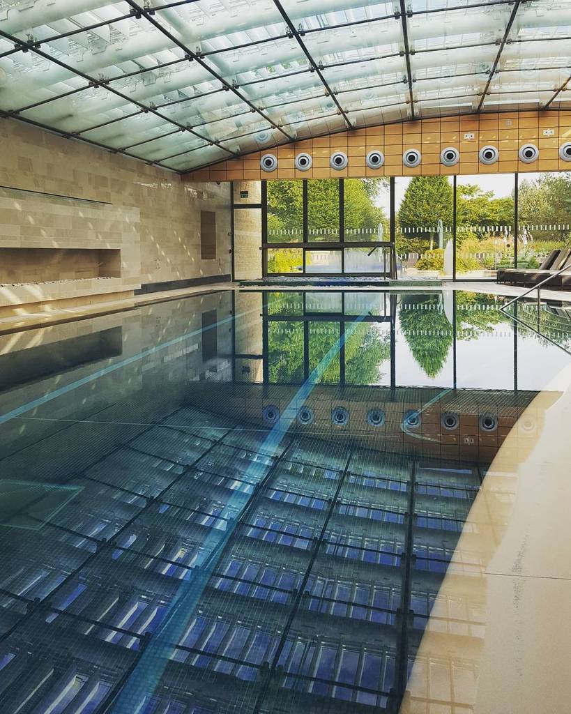 GabyLeBreton's tweet photo. Glorious day for a morning #swim at @LucknamPark #pooltomyself #swimming #poolwithaview @HandFmagazine #luxury #sm… https://t.co/7JlxxnyIjd https://t.co/Uer9ROXQst