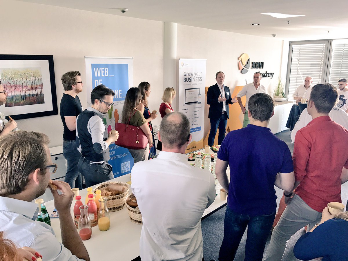 xovitool's tweet photo. Es kann losgehen. Maik @benske hat soeben das #startupbreakfast eröffnet. Wir freuen uns auf spannende Vortäge. #XOVI #webdecologne https://t.co/7ba5EXd0wG