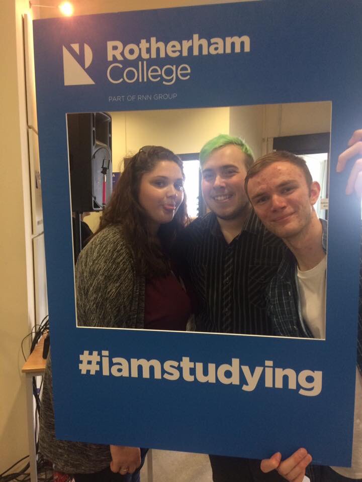 RolandAcademy's tweet photo. More great photos of our current Level 3 students & staff at yesterday's @RotherhamColl Taster Day! #IamStudying #music https://t.co/kf8F6Jq5th