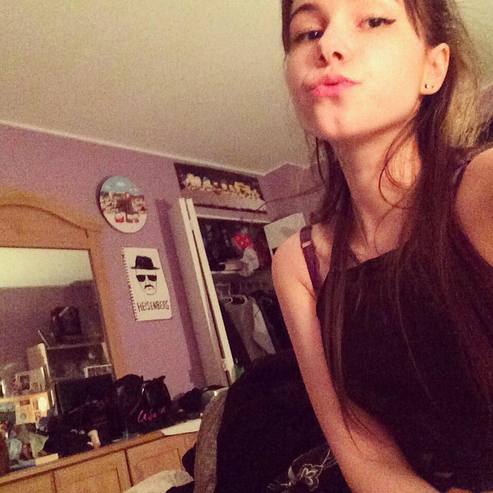 kimraps's tweet photo. Was gon clean my room but then I got high ~ https://t.co/SdSCXE4Jwe