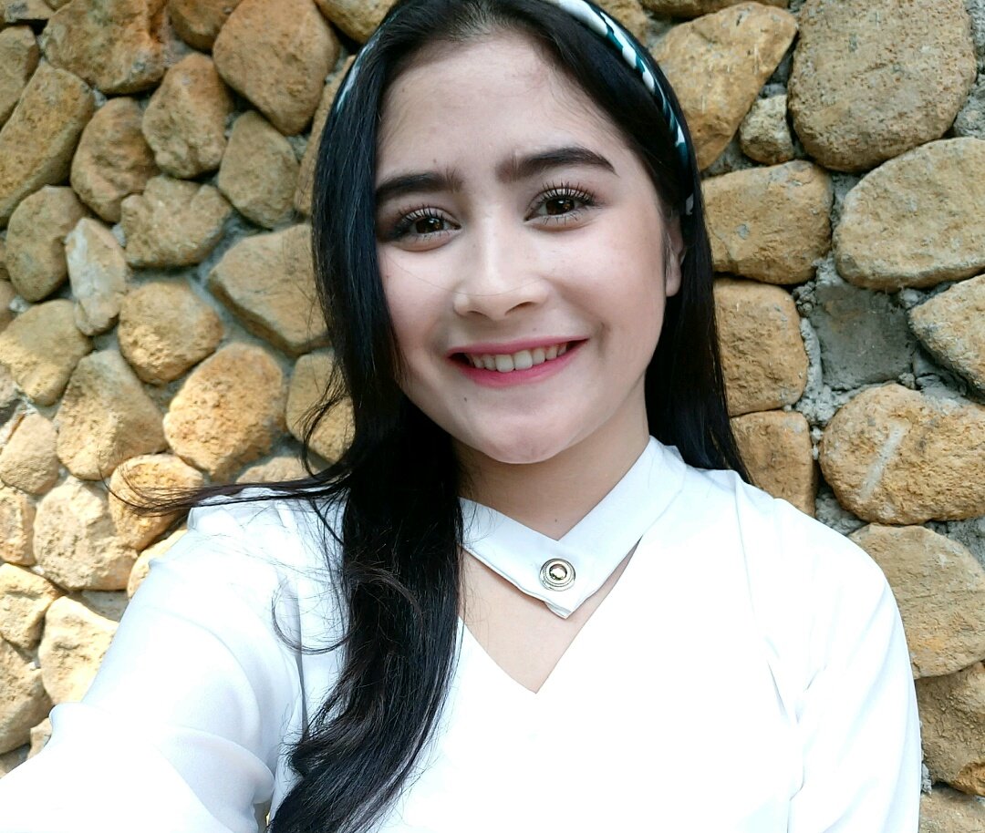 PrillversLMBK_'s tweet photo. Selamat liburan princess @PrillyBie 😘😘 https://t.co/ZfXV9t9Ztk