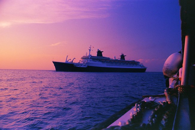 Exclusive &amp; Helpful Cruise Ship Tips and Advice for Your First Cruise cruisesecretsexposed.us/exclusive-help…