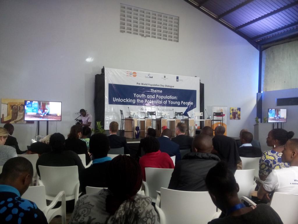 EyeOpenerWorks's tweet photo. Happy to see the first clips on Dutch-funded SRHR projects screened at #wpd2017ug! #visualizeresults @NLinUganda https://t.co/oAeImuUeXh