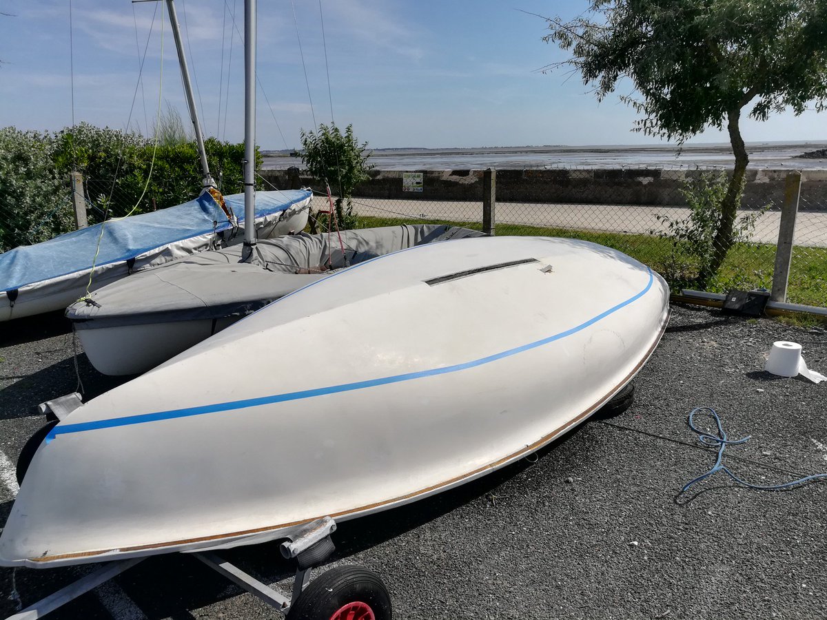 [Film antifouling] Pose sur un dériveur, pas pour l'effet antifouling, mais pour l'effet #glisse du silicone ! #deriveur