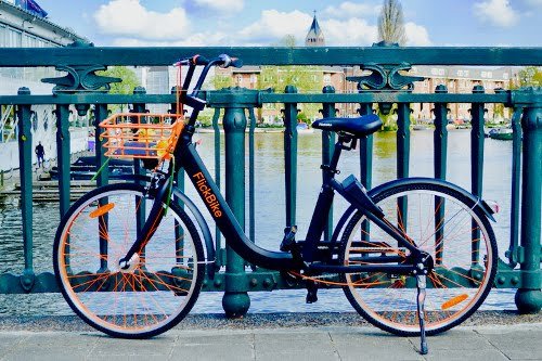 DuurzaamActueel's tweet photo. Artikel: FlickBike is innovatieve deelfiets die je achterlaat op bestemming. #fiets #deelfiets https://t.co/5w79caIKRi https://t.co/VQoiOEQony