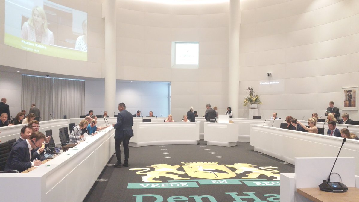 AllesisPolitiek's tweet photo. De laatste raad voor het zomerreces gaat beginnen met 32 inwoners die de raad gaan vertellen wat ze op hun hart hebben #denhaag #raad070 https://t.co/U0KBMrkORr