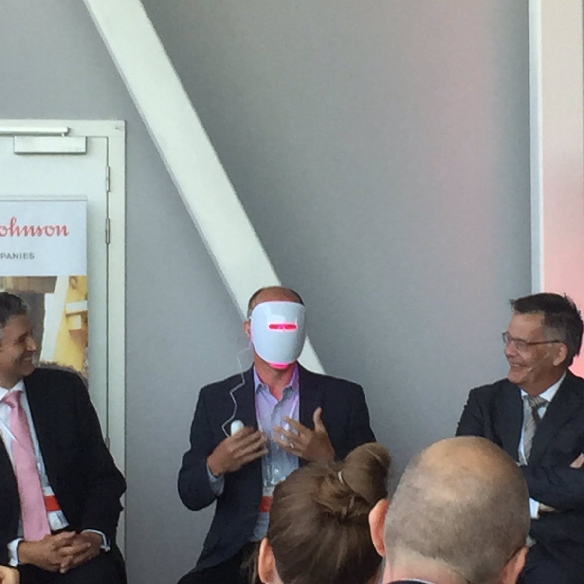 That's how we cure acne in 2017! #TheFutureIsNow #maketheconnection #innovation #leiden <a href="/JNJInnovation/">Johnson & Johnson Innovation</a> <a href="/emmskie/">Emma  Kohring</a> <a href="/richardcmason/">Richard Mason</a>