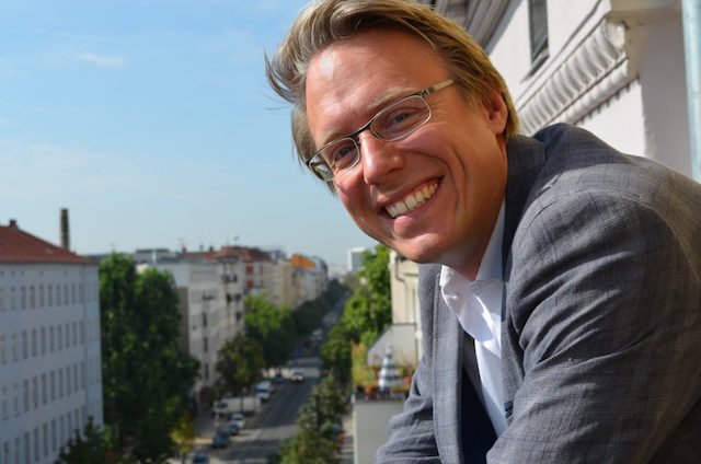 Holtzbrinck Ventures' VC advises founders: Get your ego under control and listen to your customers. bit.ly/2tU5OTe #startups #VC